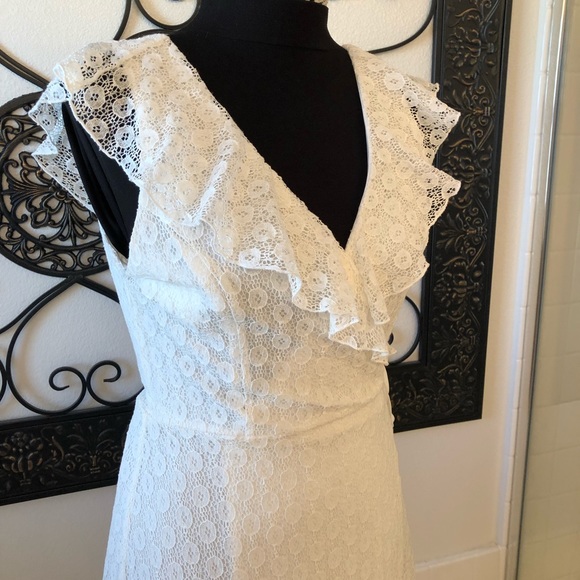 ❤️Chelsea28 Lace Wraparound Midi Dress - Picture 2 of 8